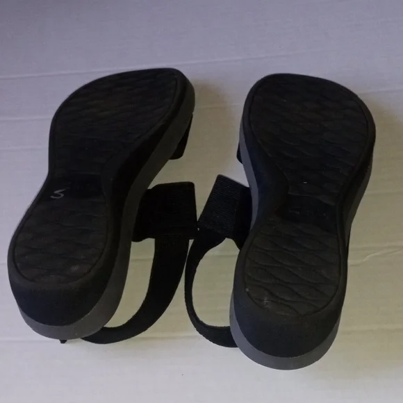 Clarks Black Double-Band Slingback Sandals - Picture 7 of 10